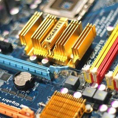 computer-chips-in-motherboard